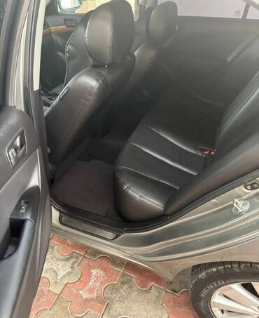 Honda: Honda : 2.4 l | 2011 il Sedan — 3