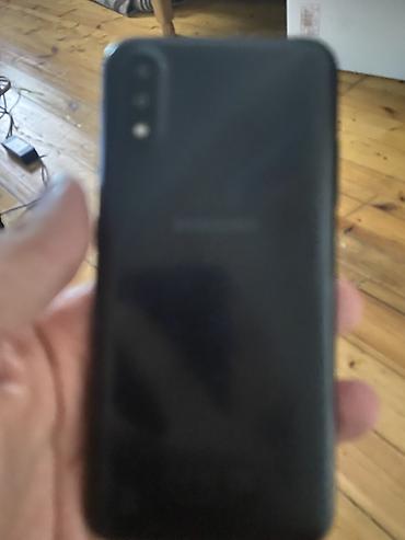 iphone 13 mini blue: Samsung Galaxy A01, 32 GB, rəng - Qara — 4