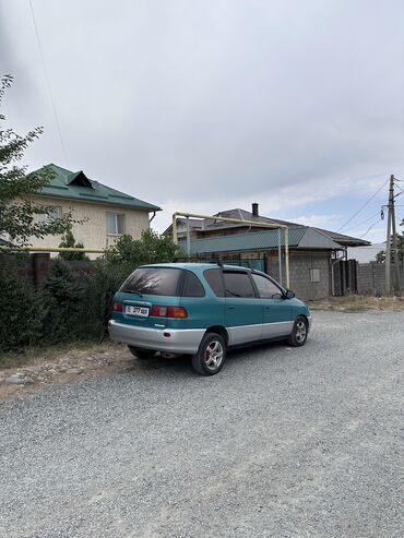 срочно в связи с переездом: Toyota Ipsum: 1996 г., 2 л, Автомат, Бензин, Вэн/Минивэн