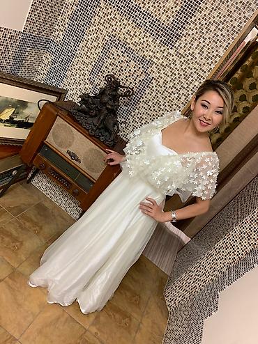 Свадебные платья: Свадебное платье, La Sposa, Винтажный стиль, Закрытое, Открытая спина, Гипюр, Пышное, Китай, Кружево, Б/у at lalafo.kg — 21 Свадебные платья: Свадебное платье, La Sposa, Винтажный стиль, Закрытое, Открытая спина, Гипюр, Пышное, Китай, Кружево, Б/у — 21