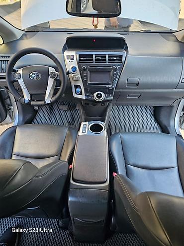 Toyota: Toyota Prius V: 2013 г., 1.8 л, Автомат, Гибрид, Универсал — 9
