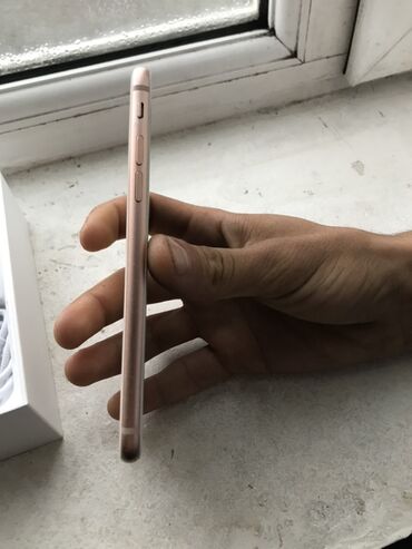 Apple iPhone: IPhone 8, Qızılı, Barmaq izi — 6