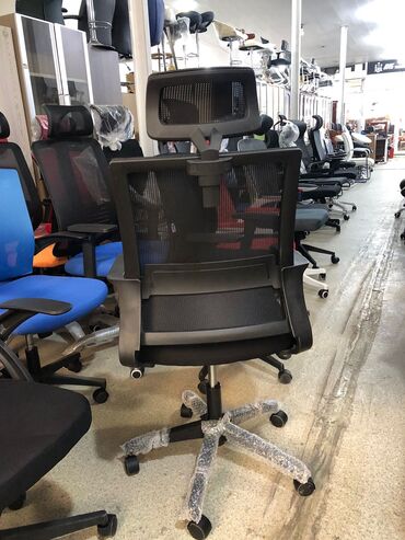 Ofis və oyun kresloları: Yeni, Təkərli, Qolları tənzimlənir, Parça — 13