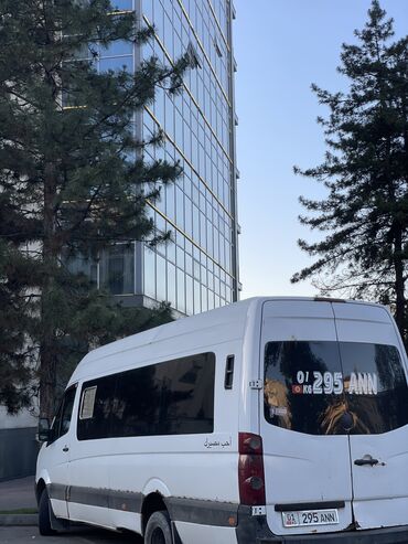 голльф 2: Volkswagen Crafter: 2012 г., 2.7 л, Механика, Дизель, Бус