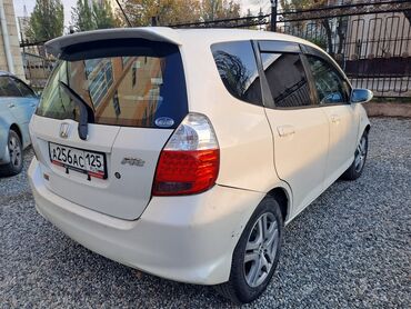 Honda: Honda Fit: 2007 г., 1.3 л, Вариатор, Бензин, Хэтчбэк