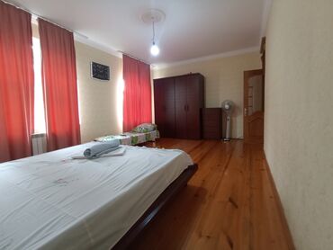 Günlük kirayə evlər: 195 kv. m, 3 otaqlı, Kanalizasiya, Kombi, Kommunal xətlər qoşulmayıb — 21