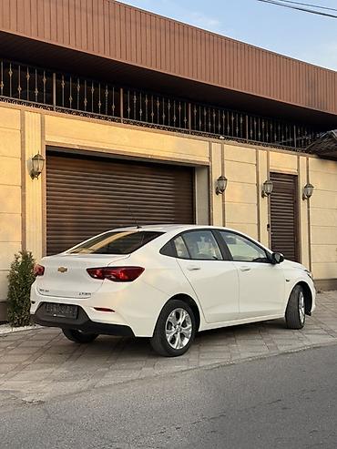 mini kooper: Chevrolet Onix: 2020 г., 1 л, Автомат, Бензин, Седан — 4