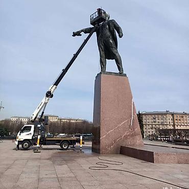 250: Услуги автовышки с оператором. - Рабочая высота: до 22–28 м (по фото — 2