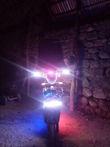 Mopedlər,skuterlər: Elektrik skuter – LED işıqlı, səbətli Xüsusiyyətlər: - Elektrik — 3