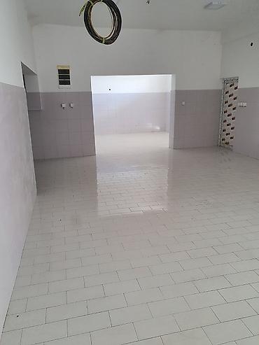 Magacini i radionice: IZDAJEM ILI PRODAJEM POSLOVNI PROSTOR 250m2 i 4 ari placa. Objekat — 11