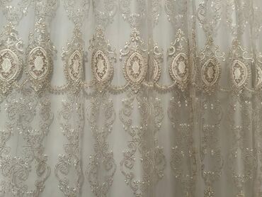 metbex perdeleri modelleri: Zərif naxışlı tull pərdə - Material: incə tull əsaslı, üzərində