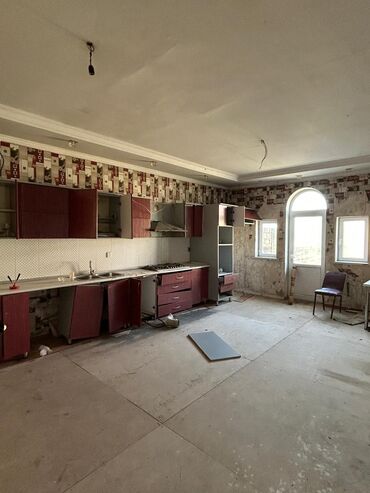 Həyət evləri və villaların satışı: Novxanı 7 otaqlı, 250 kv. m, Orta təmir — 8