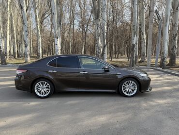 Toyota: Toyota Camry: 2018 г., 2.5 л, Вариатор, Гибрид, Седан