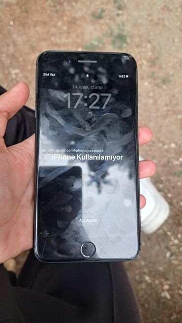i̇phone 14 plus: IPhone 8 Plus, 32 GB, Qara, Qırıq
