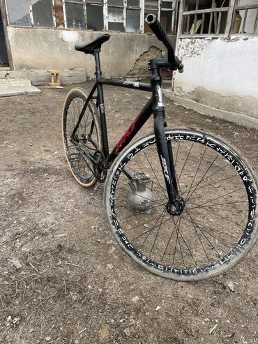 Городские велосипеды: Фикс-байк/синглспид на легкой раме - Рама: стальная, трековая — 1