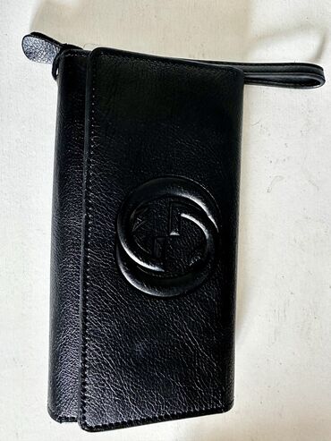 хорошее мужское портмоне: Кожаный клатч портмоне, лежал без использования, в отличном состоянии