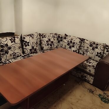 стол садовый: Комплект стол и стулья Кухонный, Б/у
