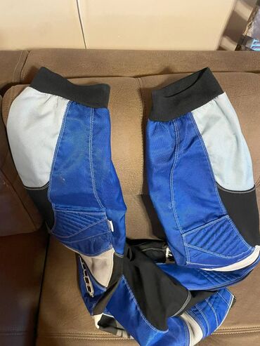 Pantalone: Pantalone su bukvalno nove,bez tragova nosenja — 17