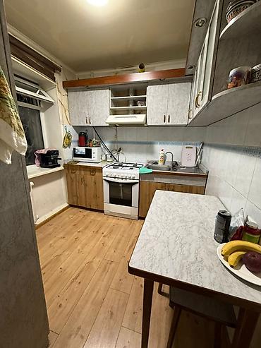 Продажа квартир: 3 комнаты, 56 м², 1 этаж — 7