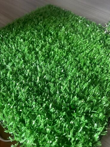 Süni güllər: Müxtəlif rənglərdə təqdim olunan bu süni ot xalçası, yaşayış — 9