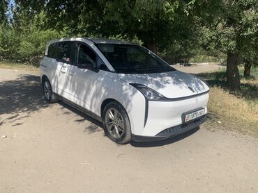 срочно срочно продам машину: Есть вариант обмена на Weltmeister Белый минивэн автомобиль оснащен