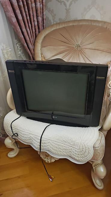 İki məhsul birlikdə: 1) LG kineskop televizor - Marka/model: LG (CRT