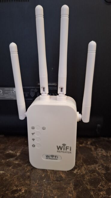 Modemlər və şəbəkə avadanlıqları: 2024 WiFi uzanti :iki bantli 2.4 GHz / 5.8 GHz siynal gücləndirici