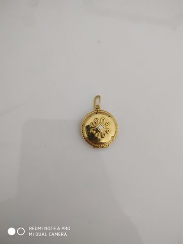 antik əşyalar: Kulon, Sarı qızıl