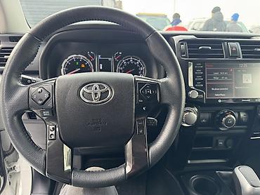 Toyota: Toyota 4Runner: 2020 г., 4 л, Автомат, Бензин, Внедорожник — 7