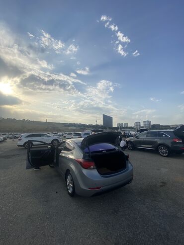 бампер на гольф 2: Hyundai Elantra: 1.6 l | 2015 il Sedan