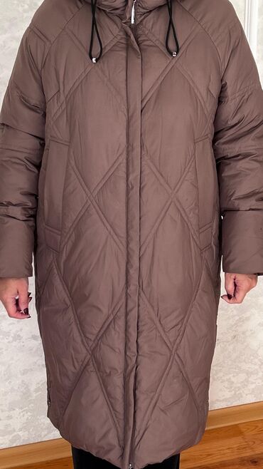 button куртка двухсторонняя: Зимняя тёплая куртка в очень хорошем состоянии, одевали один сезон