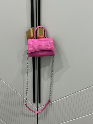Çantalar: Əl çantası, Stradivarius