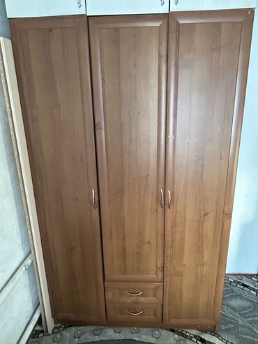 мебель иссык куль: Двуспальная кровать, Б/у, Без матраса, длина - 190 см