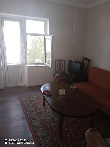 evler bine: Öz evimdir Makler deyiləm 36-40-46-104 NÖMRƏLİ avtobuslar binanın duz — 3