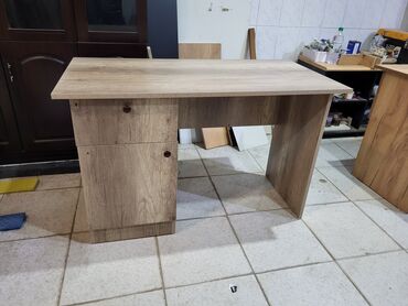 стол мебель: Новый, Для сотрудника, Прямоугольный стол
