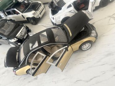 Avtomobil modelləri: Kolleksioner üçün premium metal oyuncaq avtomobil dəsti - Material — 3