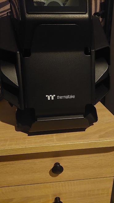 Korpuslar: Thermaltake AH T200 "helikopter" üslubunda dizayn edilmiş, açıq — 10