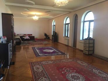 Həyət evləri və villaların satışı: 8 otaq, 500 kv. m, Orta təmir — 4