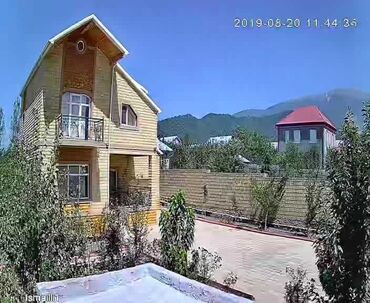 Həyət evləri və villaların satışı: 6 otaqlı, 200 kv. m, Yeni təmirli — 2