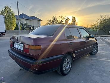 Volkswagen: Volkswagen Vento: 1993 г., 1.8 л, Механика, Бензин, Седан — 10