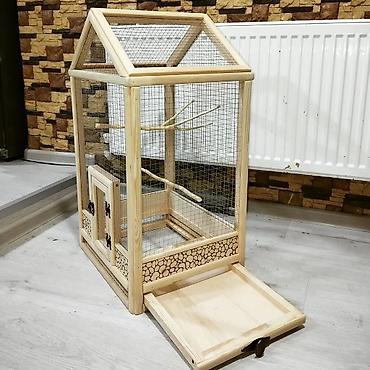qus adlari: Taxta quş qəfəsi (dekorativ ev formasında) - Material: təbii ağac — 4