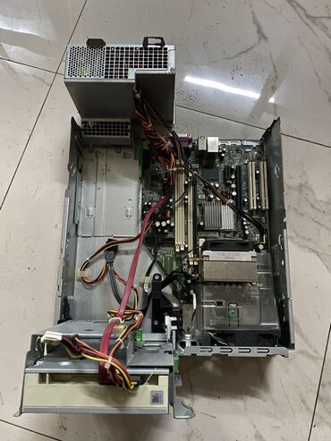 komputer ram: Model Hp compaq dc7700. DDR2dir. ramı və hard diski yoxdur. İşləkdir