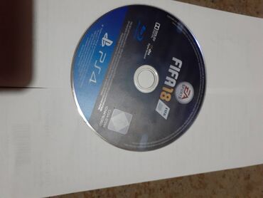 PS4 игровой диск FIFA18 в хорошем состоянии
