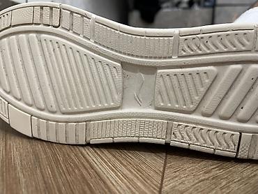 Кроссовки и спортивная обувь: Кроссовки Lining в ретро стиле (common 80s) Состояние хорошее — 5