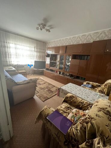 кв час ночь: 2 комнаты, 52 м², 106 серия, 6 этаж, Старый ремонт