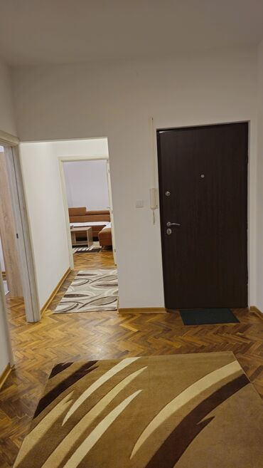 Dugoročni najam stanova: 3 sobe — 5