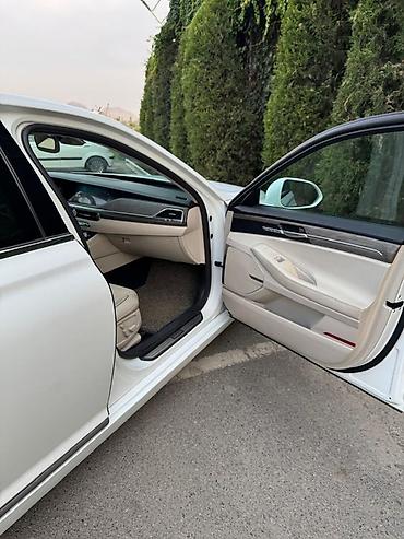 Другие автомобили: Белый представительский седан бизнес-класса. Кузов и дизайн: - — 15