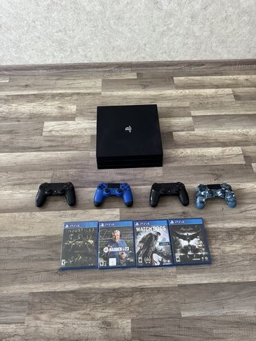 PS4 (Sony Playstation 4): İdeal vəziyyətdədir,heç bir problemi yoxdur,istifadə olunarkən