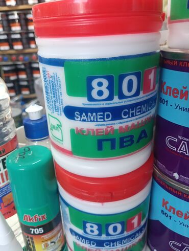 средство для растворения фекалий в дачном туалете: Клей ПВА от SAMED CHEMICALS, модель 801, представлен в белой