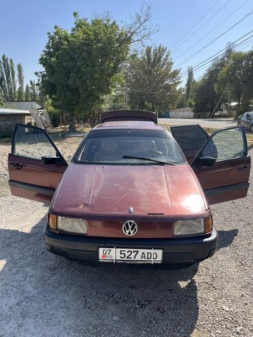 купить бу шины в бишкеке: Volkswagen Passat: 1990 г., 1.8 л, Механика, Бензин, Седан